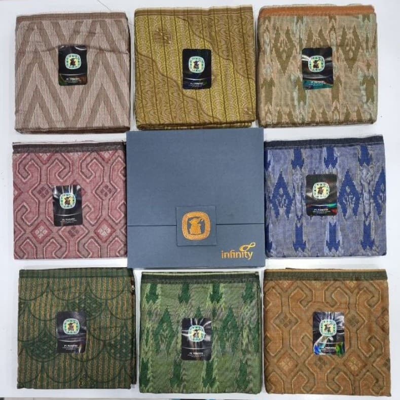Sarong Pelikat Gajah Duduk Infinity Benang 11000 Limited Edition — Kain Pelikat dari Butik Saifuddin Eksklusif